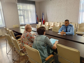 Забота и внимание: в Алуште прошел выездной прием граждан для пожилых людей